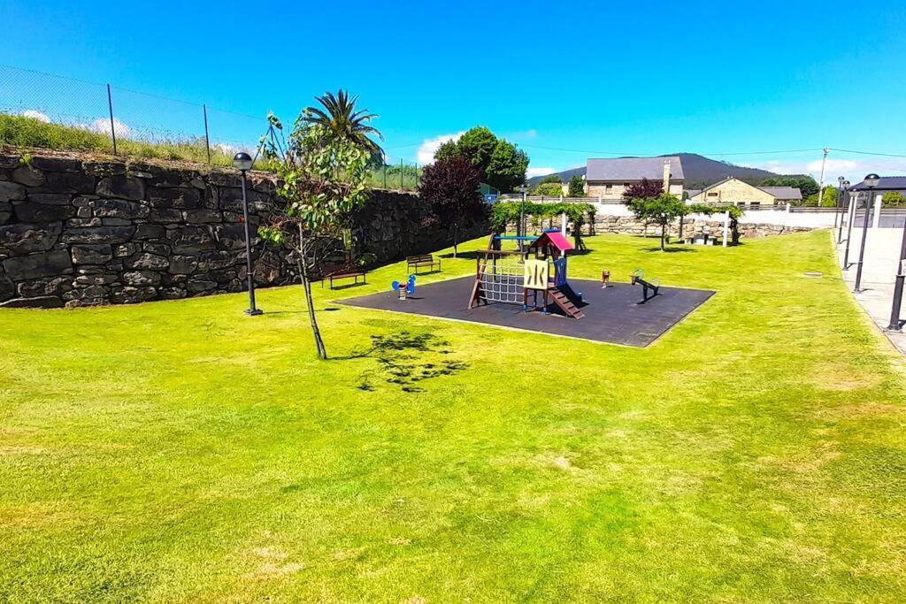 Apartamento Playa Foz Con Jardin Y Piscinaアパートメント エクステリア 写真